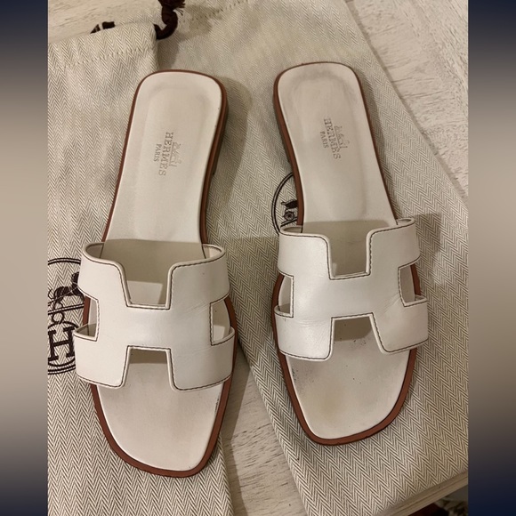 COPY - Hermes white sandals size 7.5 good condition - Picture 2 of 4